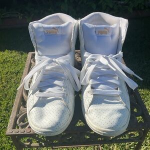 White Puma Vikky Mid Deboss Perforated High-Top Sneakers with gold logo size 8.5